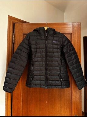 Patagonia Black Women's Puffer Jacket with Hood